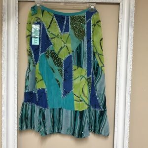 Multiples skirt